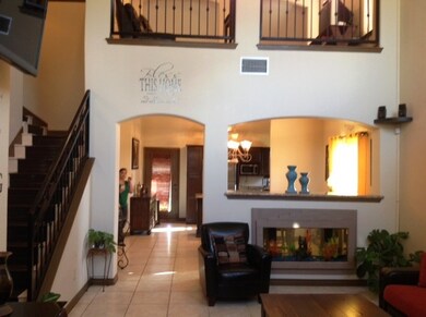 611 Cowbird Cove Ct, Laredo, TX 78045 - photo 3