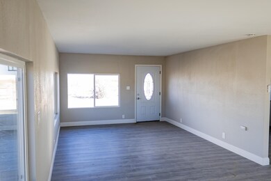 21327 Klassette St, Mojave, CA 93501 - photo 7