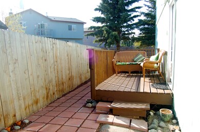 Side Yard w/ Nice Deck & Sun