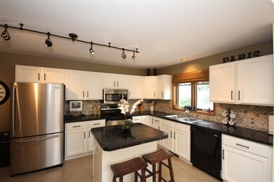 640 Cherry Wood Dr, Oregon, WI 53575 - photo 2