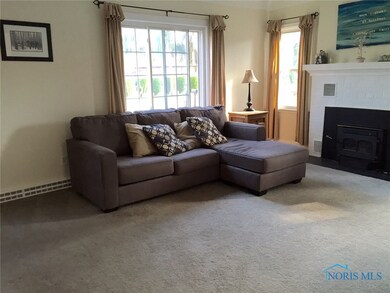 Charming Living Room with fireplace