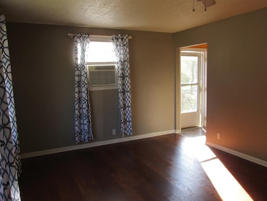 304 Walker St, Clarksville, TN 37042 - photo 6