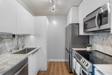 Villa on Eaton Square unit 3314, Honolulu, HI 96815 - photo 4