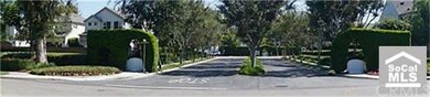 Entry to Home's Neighborhood.