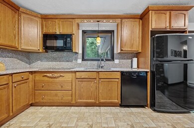 166 Walnut St, Shrewsbury, MA 01545 - photo 7