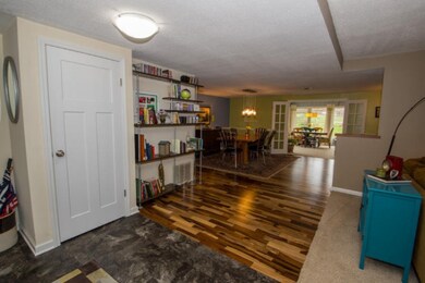 66190 Daily Rd EDW Living room (2)