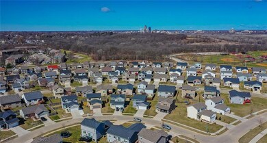 2528 Shadow Creek Ln, Des Moines, IA 50320 - photo 6