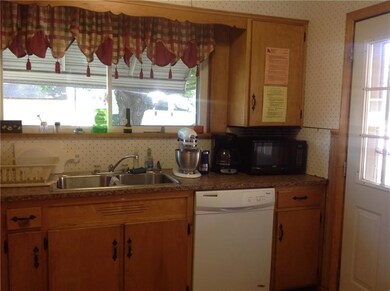 563 S Oakland Ave, Sharon, PA 16146 - photo 6