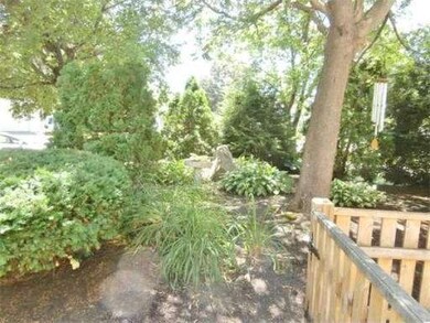 5 Hutchinson St, Franklin, MA 02038 - photo 3