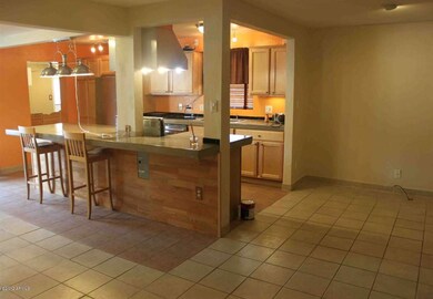 Kitchen & Living