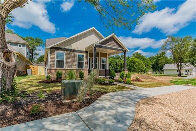 923 N Main St, Bentonville, AR 72712 - photo 2