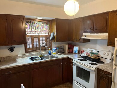 114 Sunset Rd unit 2, Waterloo, IA 50701 - photo 3