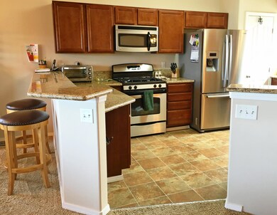 Kitchen with breakfast bar