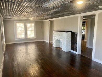 2414 Phillips Ln, Texarkana, TX 75501 - photo 3