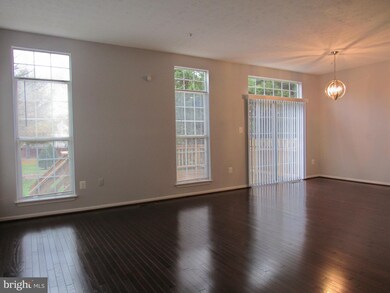 6208 Gothic Ln, Bowie, MD 20720 - photo 4