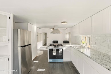 9 Avenue A, Keansburg, NJ 07734 - photo 3