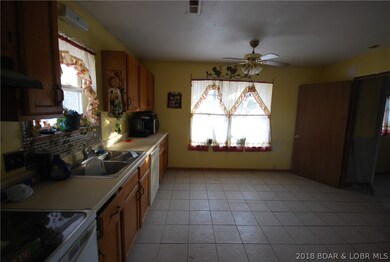 Big Eat-in Kitchen