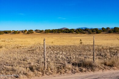 22455 N Post Rd, Paulden, AZ 86334 - photo 7