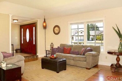Cozy front family room