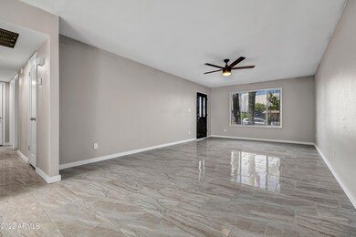 3309 W Cholla St-8