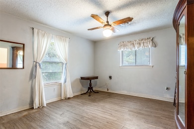 8516 La Jolla Ct, Benbrook, TX 76116 - photo 6