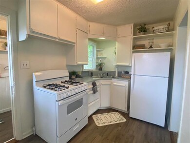 822 E 3rd St, Cushing, OK 74023 - photo 5