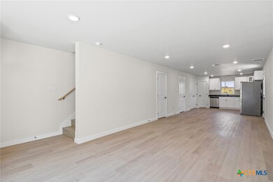 602 S 18th St unit B, Temple, TX 76501 - photo 4