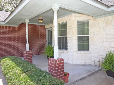 947 Mulberry Ln, Brazoria, TX 77422 - photo 3