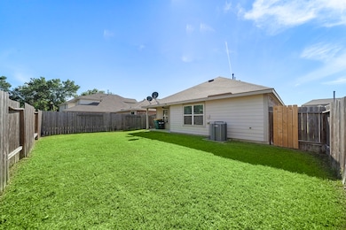 10914 Whistlers Cottage Ct, Houston, TX 77088 - photo 4