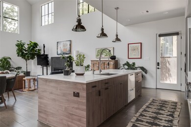 202 W 32nd St, Houston, TX 77018 - photo 6