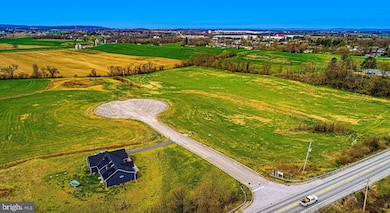 4075 Rolling Meadow Ct, York, PA 17408 - photo 4