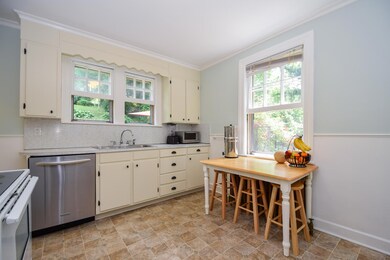 1334 Woodbine St SE Roanoke VA-large-010