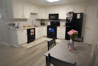 3 Knights Bridge Dr unit UL301, Nashua, NH 03063 - photo 2