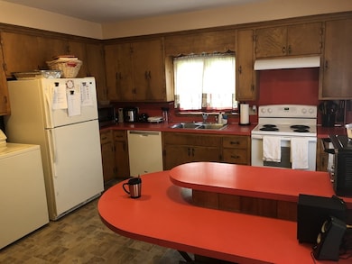 221 Hill St unit 223, Whitinsville, MA 01588 - photo 4