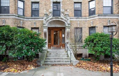 122 the Riverway unit 19, Boston, MA 02215 - photo 2