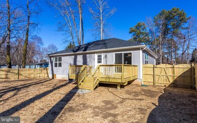 173 Brooks Dr, Colonial Beach, VA 22443 - photo 4