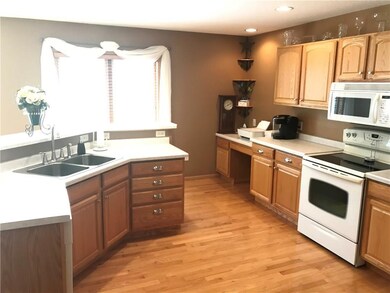 3026 White Oak Ln, Eau Claire, WI 54703 - photo 2