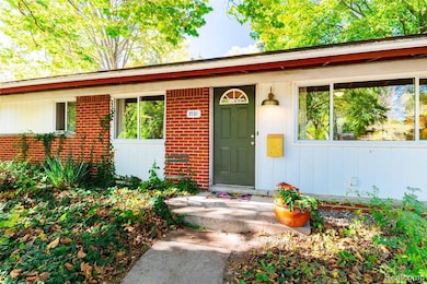 2731 Canterbury Rd, Ann Arbor, MI 48104 - photo 2