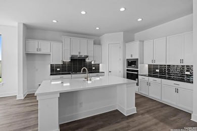 201 Lac Leman Dr, New Braunfels, TX 78130 - photo 2