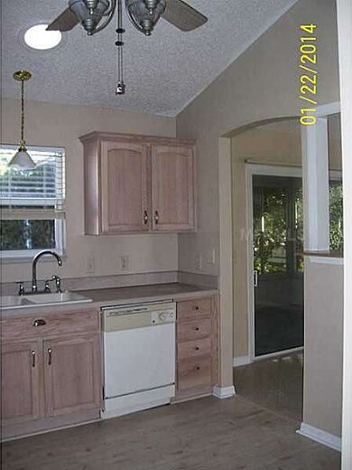 657 Northam Terrace, The Villages, FL 32162 - photo 2