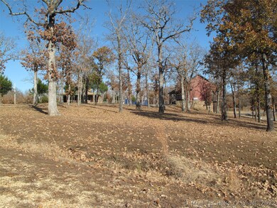 W 921 Road neighbor at cul de sac on right side of