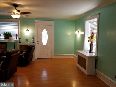116 E Parkway Ave, Chester, PA 19013 - photo 2