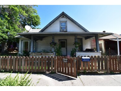 309 W 7th St, the Dalles, OR 97058 - photo 2