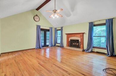 103 Kenninghall living 1