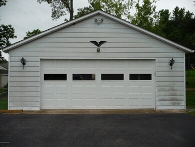 390 Carverton Rd, Wyoming, PA 18644 - photo 5