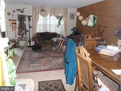 18605 Winding Creek Place, Germantown, MD 20874 - photo 5