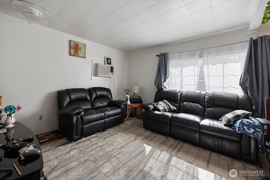 412 Maple Ct, Toppenish, WA 98948 - photo 5