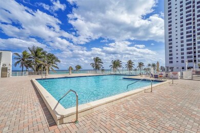 Quadomain Britannia Tower unit 2205, Hollywood, FL 33019 - photo 6