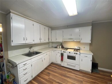 519 N Lumber St, Allentown, PA 18102 - photo 3