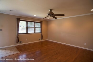 _RMJ1404 family room
